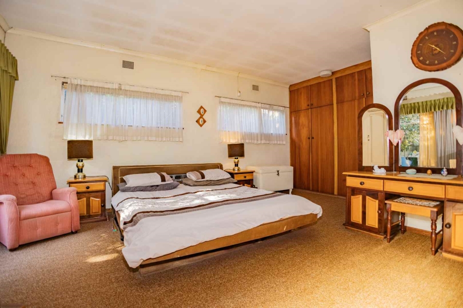 4 Bedroom Property for Sale in Oostersee Western Cape